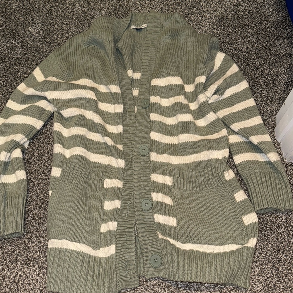 American Eagle sweater